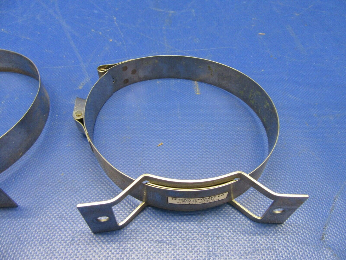 Cessna 210 / T210N Oxygen Bottle Clamp P/N C166007-0101 LOT OF 2 (1021-318)