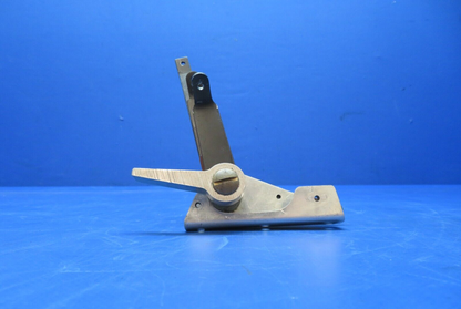 Piper PA-28-236 Engine Control Quadrant Assy w/ Knobs P/N 67210-04 (0623-694)