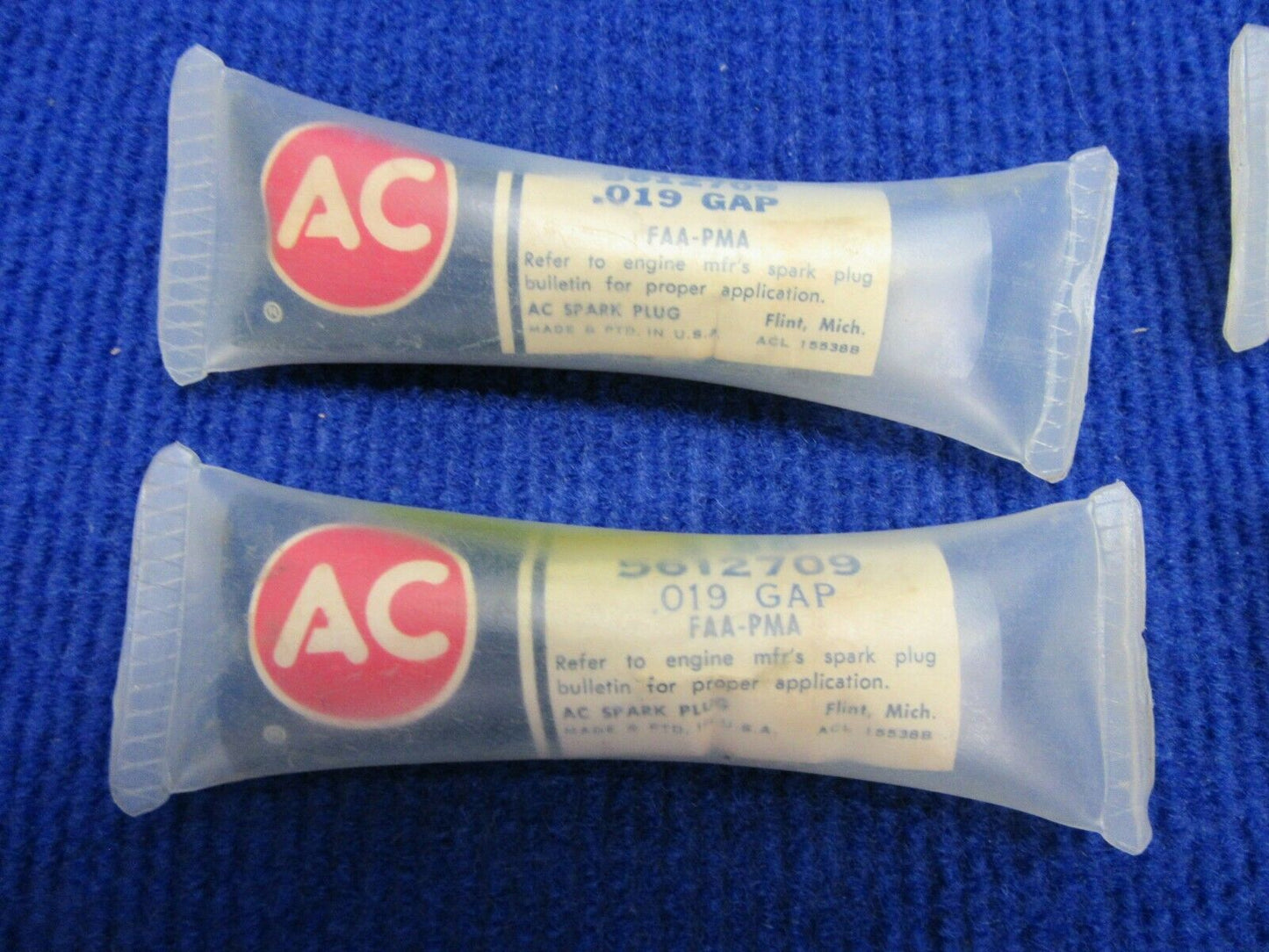 American Champion Spark Plug P/N S88, 5612709 LOT OF 6 NOS  (1221-303)