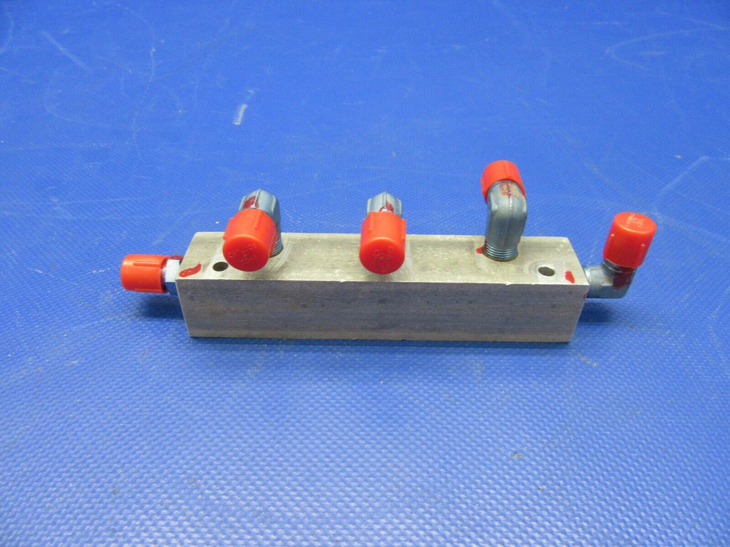 Piper PA-28R-180 Hydraulic Manifold RH P/N 67521-00, 67521-000 (0621-532)