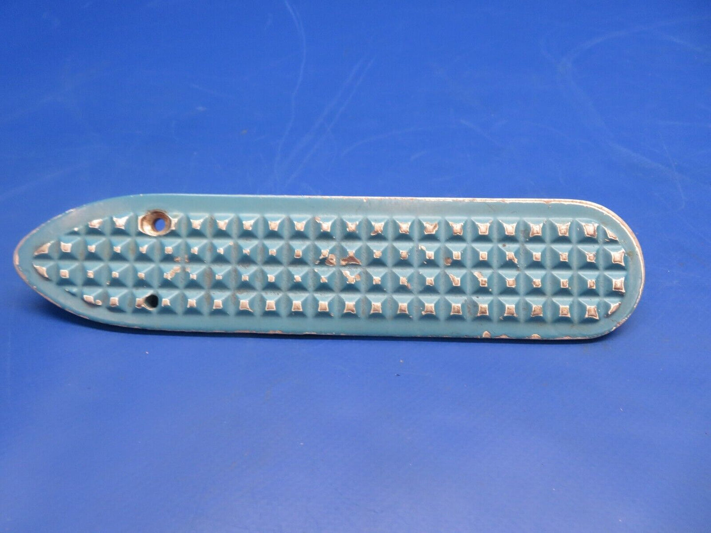 Cessna 150 / 150K Cabin Entrance Step P/N 0541154-1, 0541154-495 (0922-902)