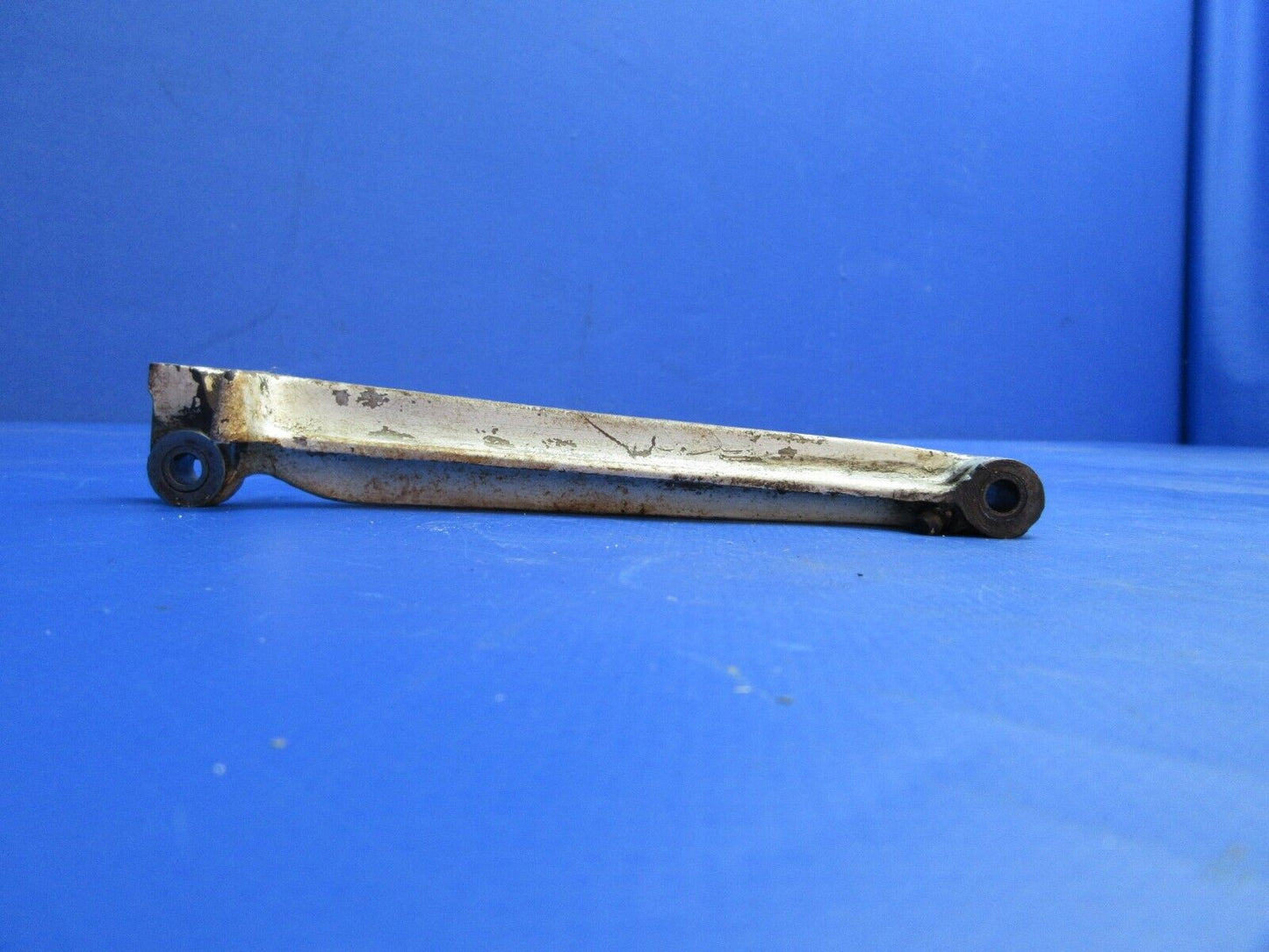 Beech C-35 Bonanza RH Main Gear Lower Lift Leg Assy P/N 35-815129 (1023-896)