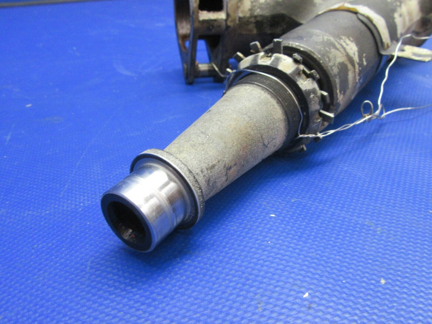Cessna 210 / P210N Landing Gear Pivot w / Shaft RH / LH 1241610-4 (0521-349)
