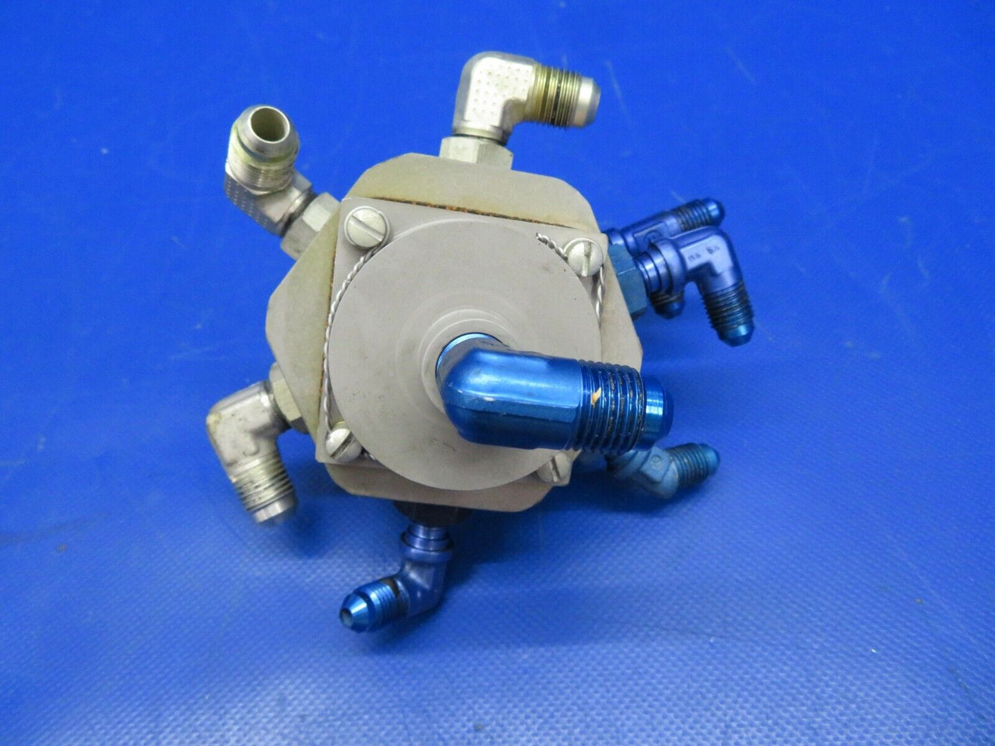 Beech Baron 95-A55 H & E ACFT Fuel Selector Valve LH HE 825-2 (0420-54)