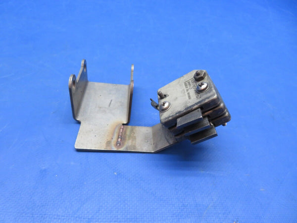 Cessna 310 / 310Q B.F. Goodrich De-Ice Brush Block P/N 3E2011-3 (0923-3113)