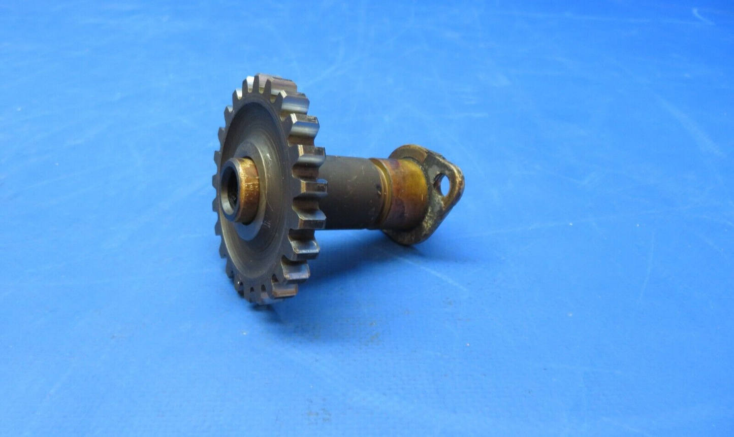 Continental E225-8 Accessory Drive Idler Gear & Shaft P/N 352014 (0723-688)
