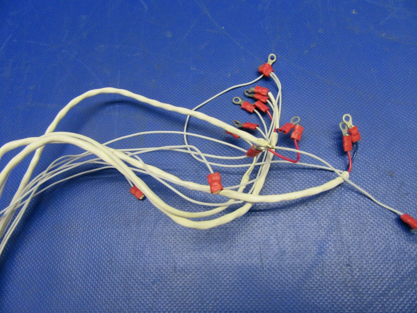 210 King KS-272 Trim Servo w/ Bracket 14V/28V 065-0029-31 Mods 1 & 2 (0921-569)