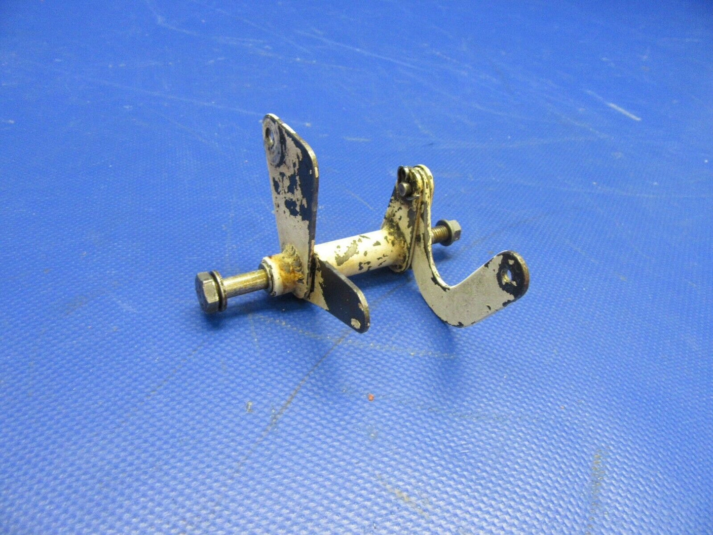 Cessna 177RG Bell Crank & Arm Nose Gear P/N 2043031-11 (0621-382)
