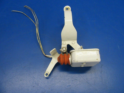 Beech Bonanza A36 Switch Assy Landing Gear Safety RH 002-361013-32 (0619-459)