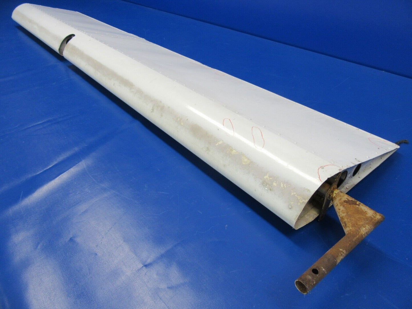 Piper PA-23 LH Aileron P/N 17100-00, 17100-000 (0723-13)