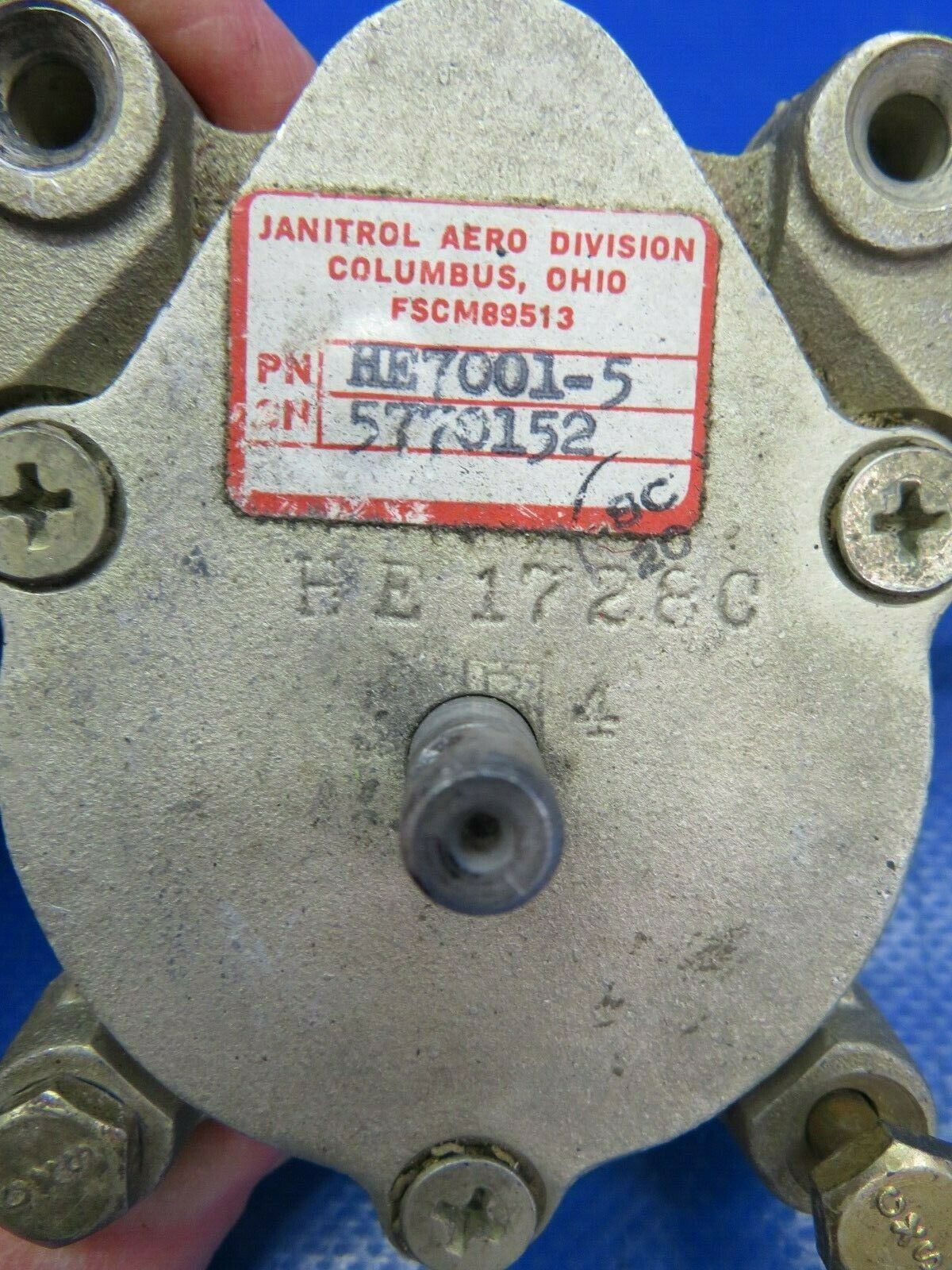 Beech Baron 58P Janitrol Fuel Selector Control RH HE7001-5 (0320-462)