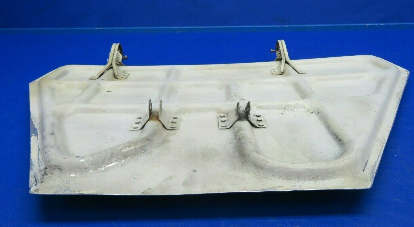 Beech Baron 95-A55 Main Gear Door OTBD RH P/N 35-815055-69 (0420-342)