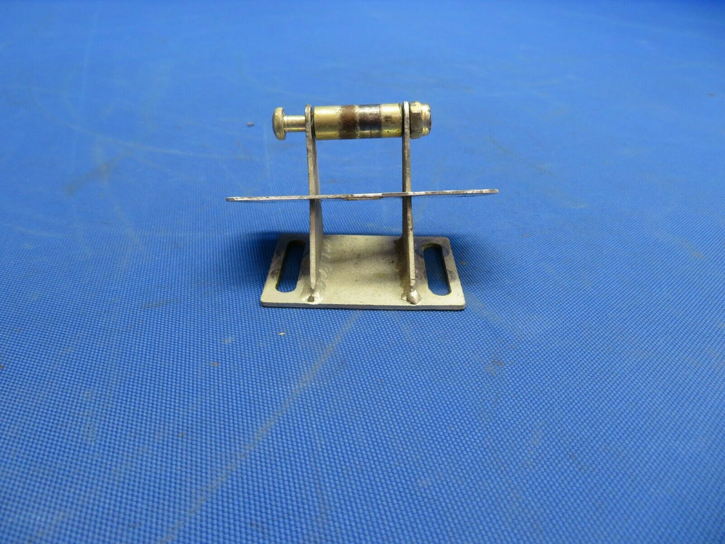 Rockwell Commander 112A Bracket RH Door Catch P/N 43714-502 (1020-332)