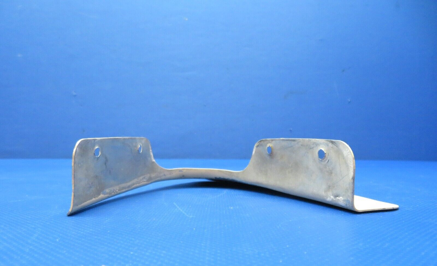 Cessna 337 / 337E LH Shield Landing Light P/N 1422558-3 (1223-297)