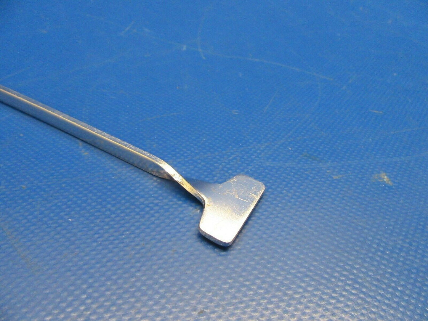 Piper PA28, 32 Handle Quick Drain P/N 65289-000 NOS (0419-447)