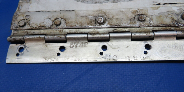 Cessna 401 Main Gear Door RH OTBD P/N 0826002-203, 0826002-209 (0523-230)