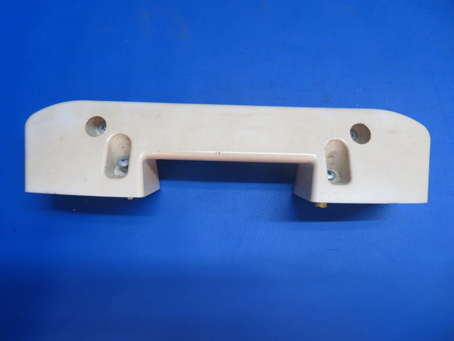 Cessna 172 / 172E Armrest Assy LH / RH Cabin Door P/N 1414082-7 (0223-604)