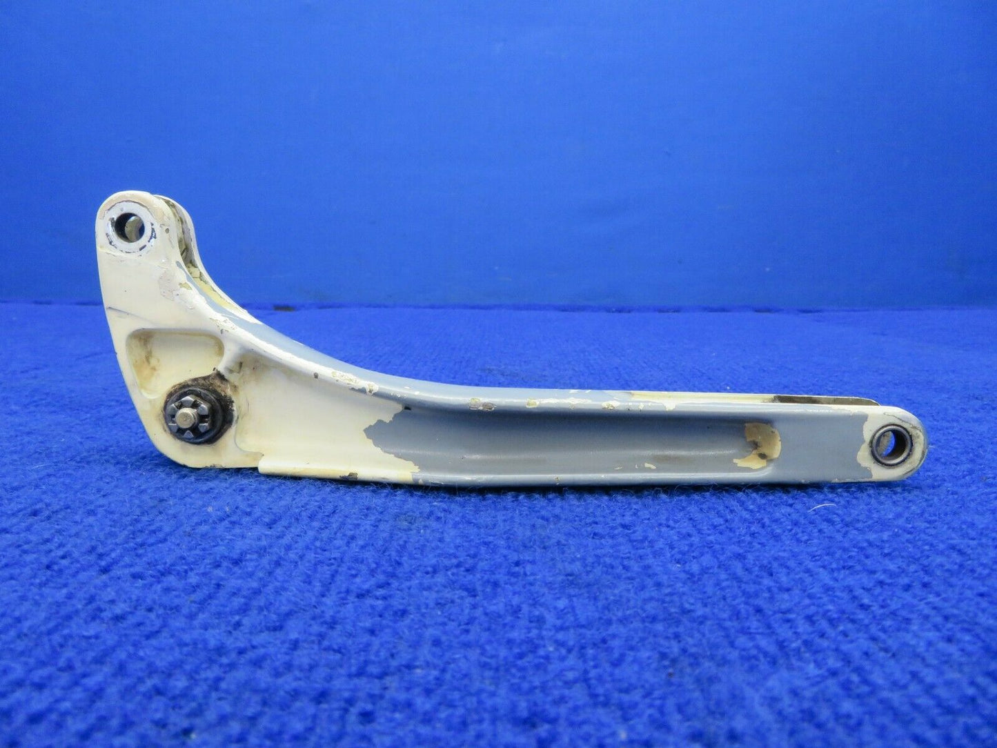 Cessna 310 / 310R Bellcrank Assy LH Main Gear Retract 5041001-11 (0422-38)