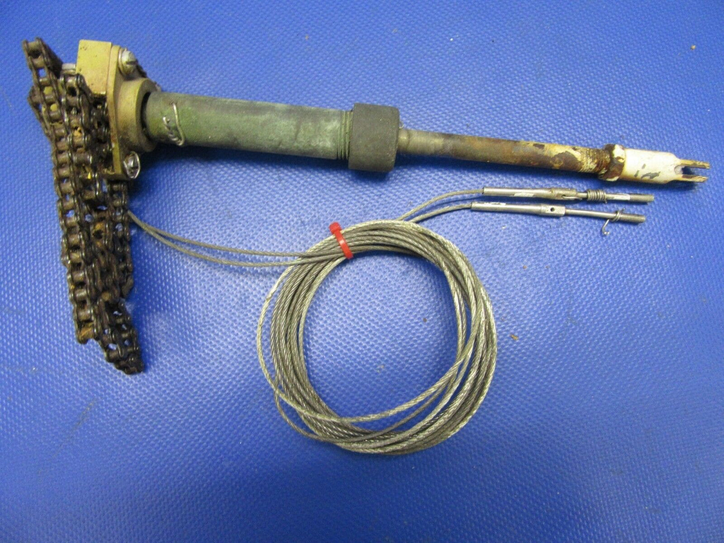 Beech 95-B55 Baron Actuator Rudder Trim Tab w / Chain 96-526000-601 (0721-321)