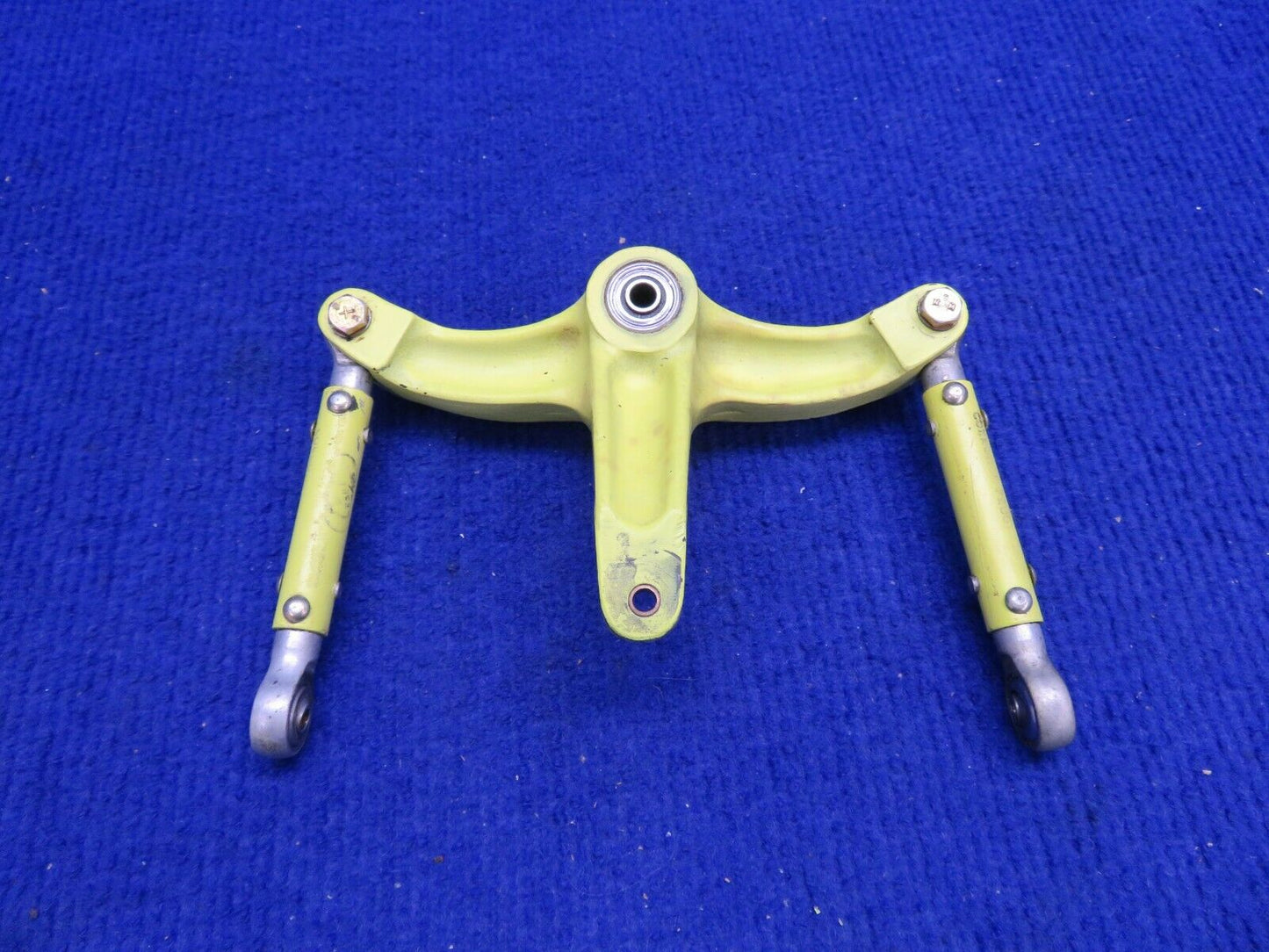 Beech 58 Baron Rudder Bellcrank Assy RH w Push Rods P/N 35-524138-2 (0322-562)