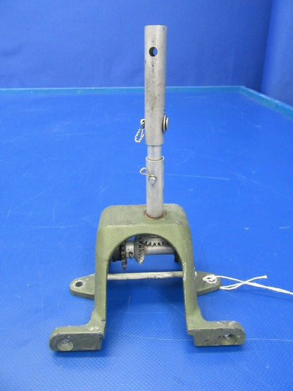 Cessna 310 Bracket & Gearshaft Emergency Extension P/N 0843400-48 (0219-72)