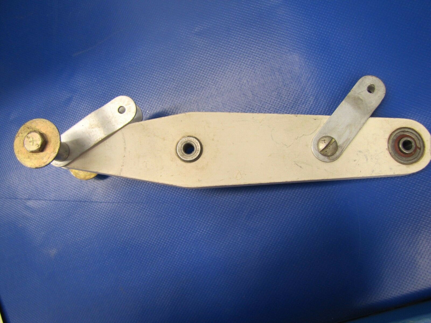 Cessna 182 188 Elevator Bell Crank Assy P/N 0760675-4AGW w/ Link NOS (0417-152)