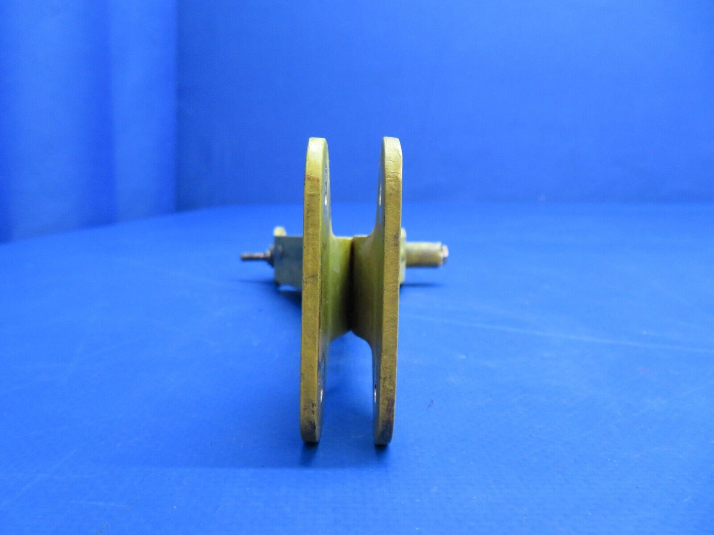 Lake LA-4-200 Idler Assembly Elevator P/N 2-7138-5 (1222-732)