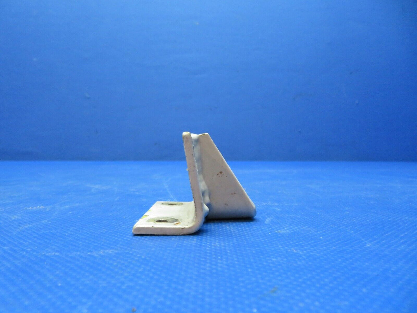 Beech 99 Bracket INBD LH / OTBD RH MG Door P/N 99-810030-18 (0224-295)