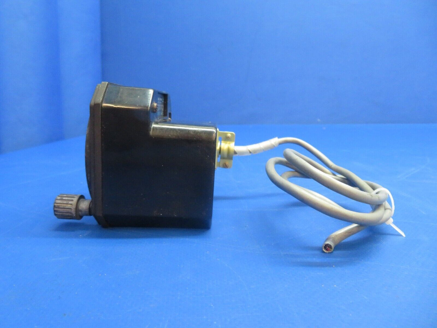 Beech 95-B55 Baron King KI-227 Indicator w/ Connector P/N 066-3063-00 (1122-584)
