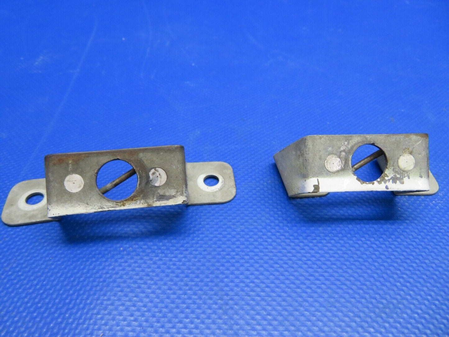 Beech N35 Bonanza Cowl Latch Clip RH FWD, AFT Center LOT OF 4 (0121-312)