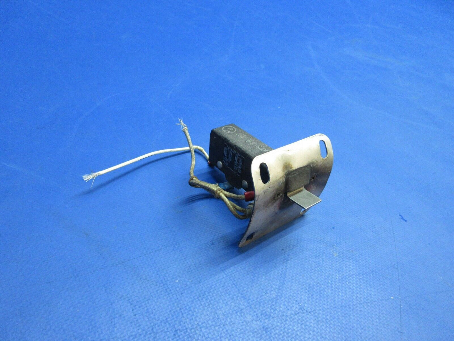Cessna 401 Safe Flight Lift Detector Heated 28V P/N 146 (0523-482)