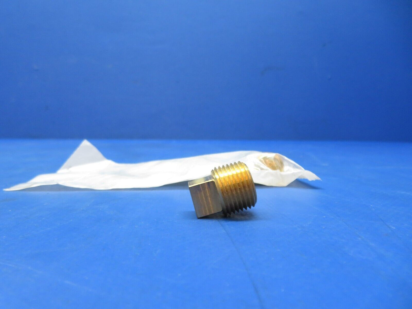 Continental Plug .38-18 NPT P/N 629518-3 LOT OF 2 NOS (1023-104)