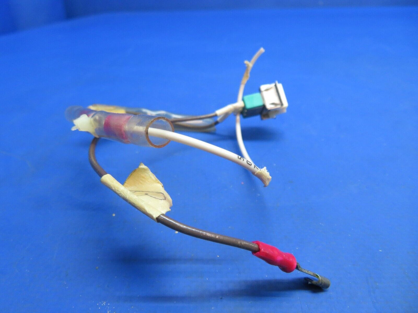 Aerostar 602P Overhead Cabin Light w/ Switch P/N 700009-15 LOT OF 4 (0123-940)