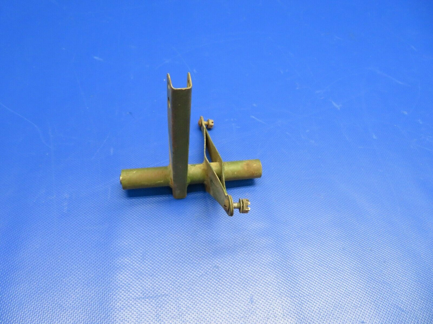 1960 Cessna 210 Bellcrank Flap RH P/N 1260061-2 (0221-168)