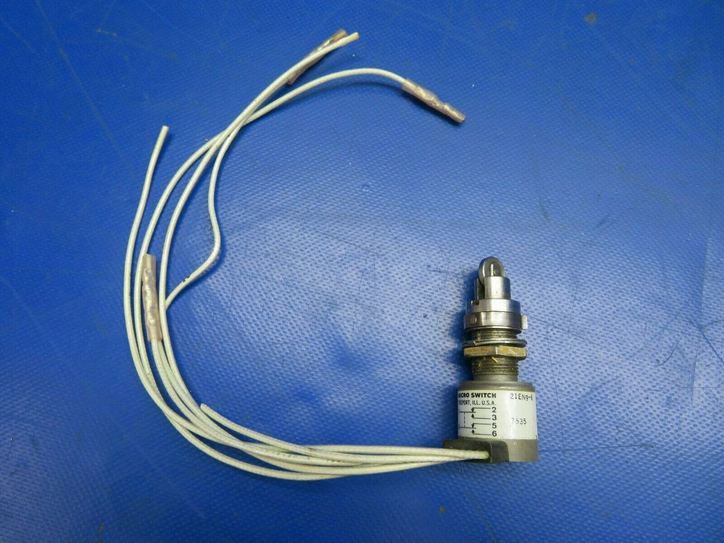 Airplane Landing Gear Micro-Switch 28 Volt P/N 21EN9-6, 7535 (0720-643)
