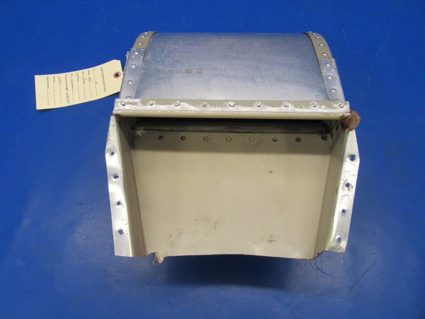 Cessna 404 Air Induction Scoop P/N 5854006-1 (1218-82)