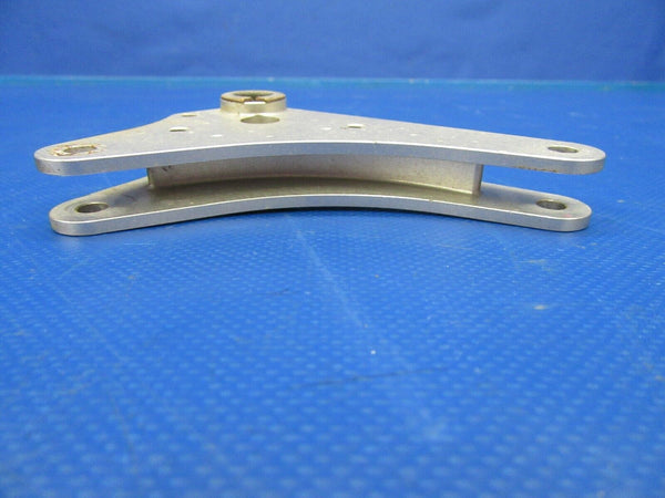 Diamond DA40-180 Flap Bellcrank P/N DA4-2757-30-50 (0319-172)