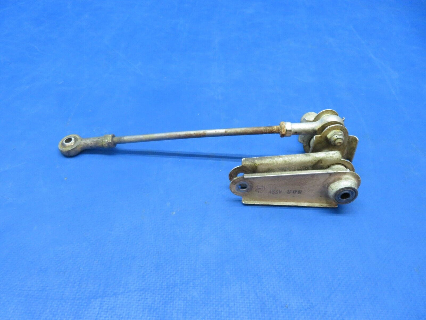 Early Cessna 310 / 310B OTBD Bellcrank LH OTBD Flap P/N 0862100-17 (1223-143)