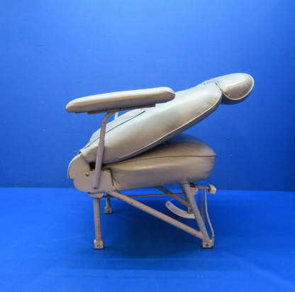Cessna 401 / 401A FWD Facing Passenger Seat Assy Reclining 5014000-1 (1223-361)