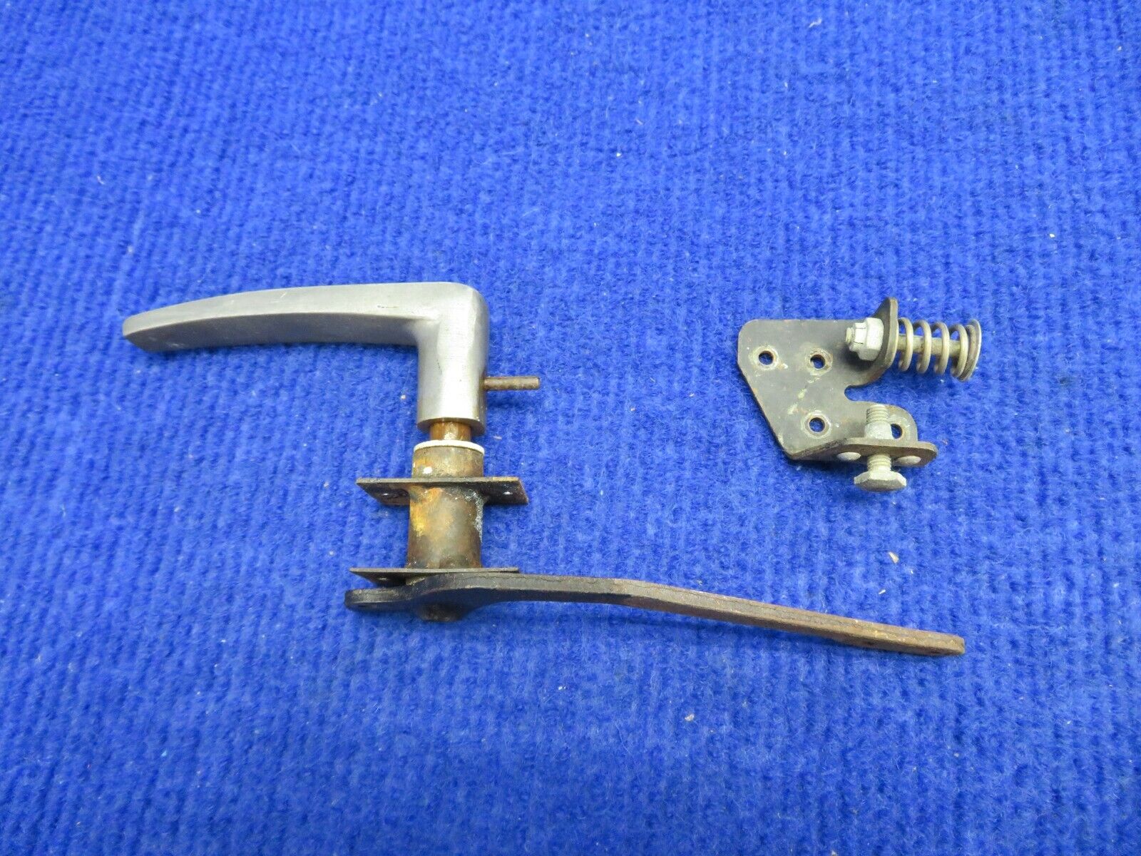 Piper PA-38-112 LH Door Int & Ext Handles, Stop Assy P/N 77514-10 (0422-788)