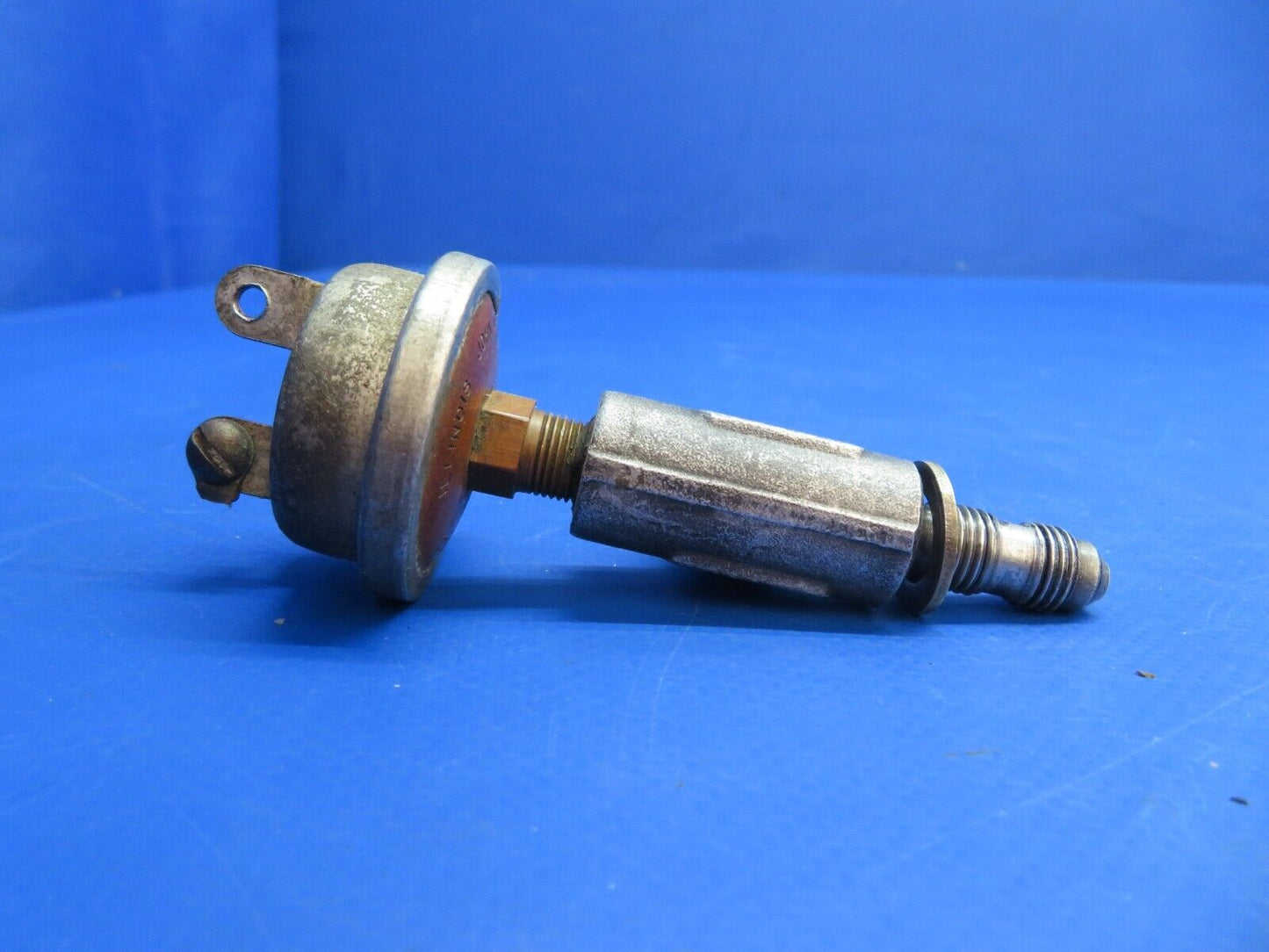 Piper PA-28R-200 Bulkhead Tee w/ Hobbs Pressure Switch P/N 79038-00 (1022-813)