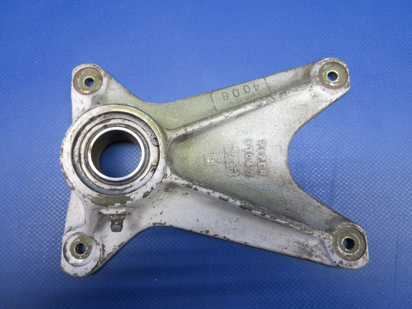 Piper Main Gear Trunnion RH Casting 87043 (0324-1063)