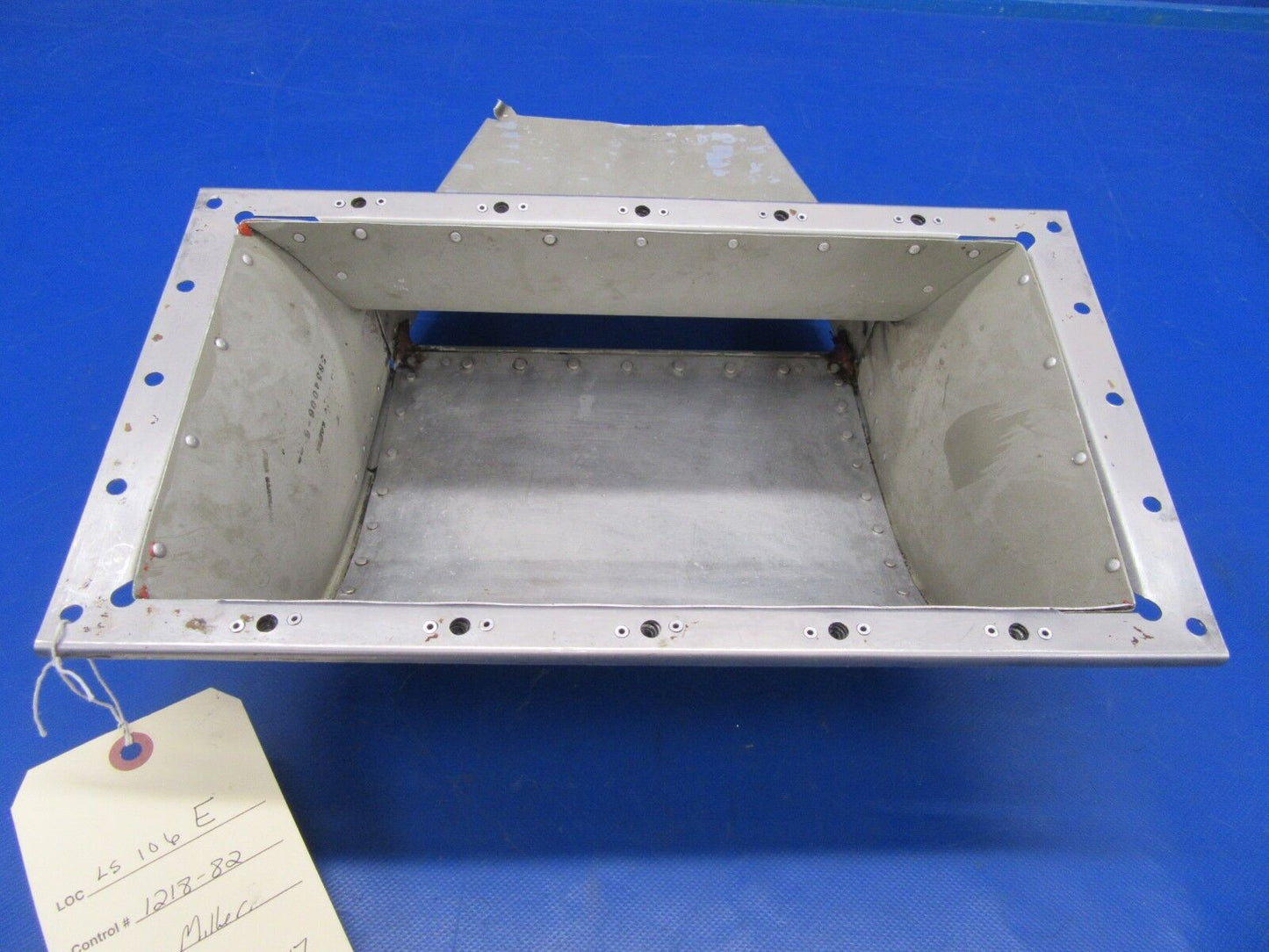 Cessna 404 Air Induction Scoop P/N 5854006-1 (1218-82)