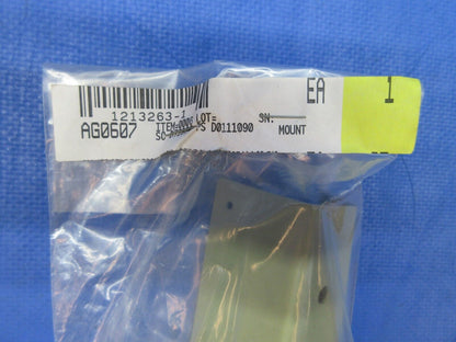 Cessna 210 LH Mount Hinge P/N 1213263-1 NOS (1123-898)