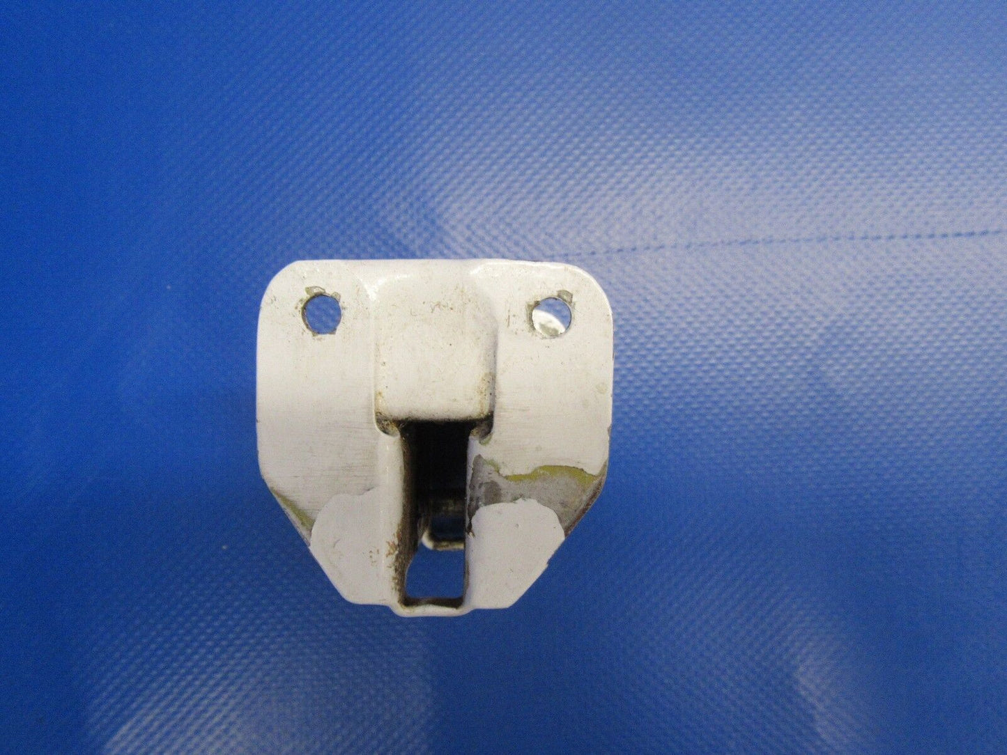 Beech Baron Aileron Hinge OTBD P/N 35-135025-32 (1217-40)