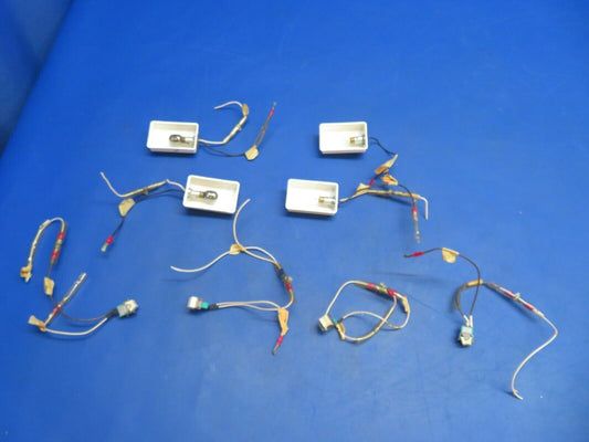 Aerostar 602P Overhead Cabin Light w/ Switch P/N 700009-15 LOT OF 4 (0123-940)