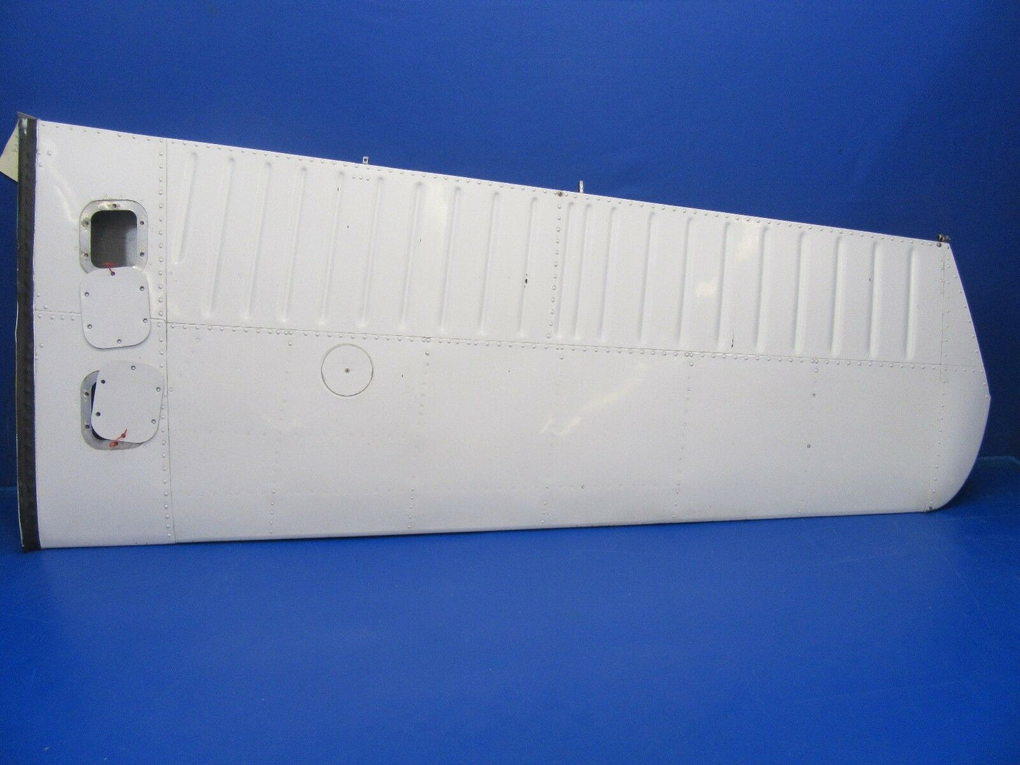 Beech Baron 95-B55 Horizontal Stabilizer RH P/N 95-620010-634 w/Trim (0118-188)
