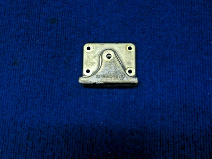 Cessna 310 Retainer RH Truss Drag Brace Assembly P/N 0842105-2 (0422-431)