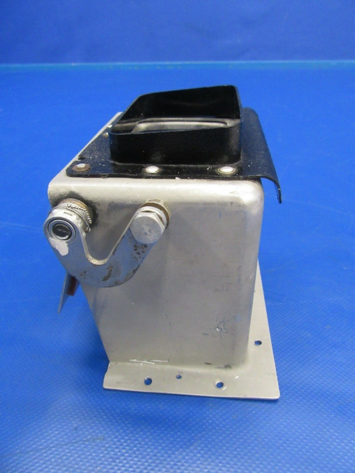 Cessna P210 Valve Assy Air Distribution Cabin Heat Defrost 2153015-21 (0119-88