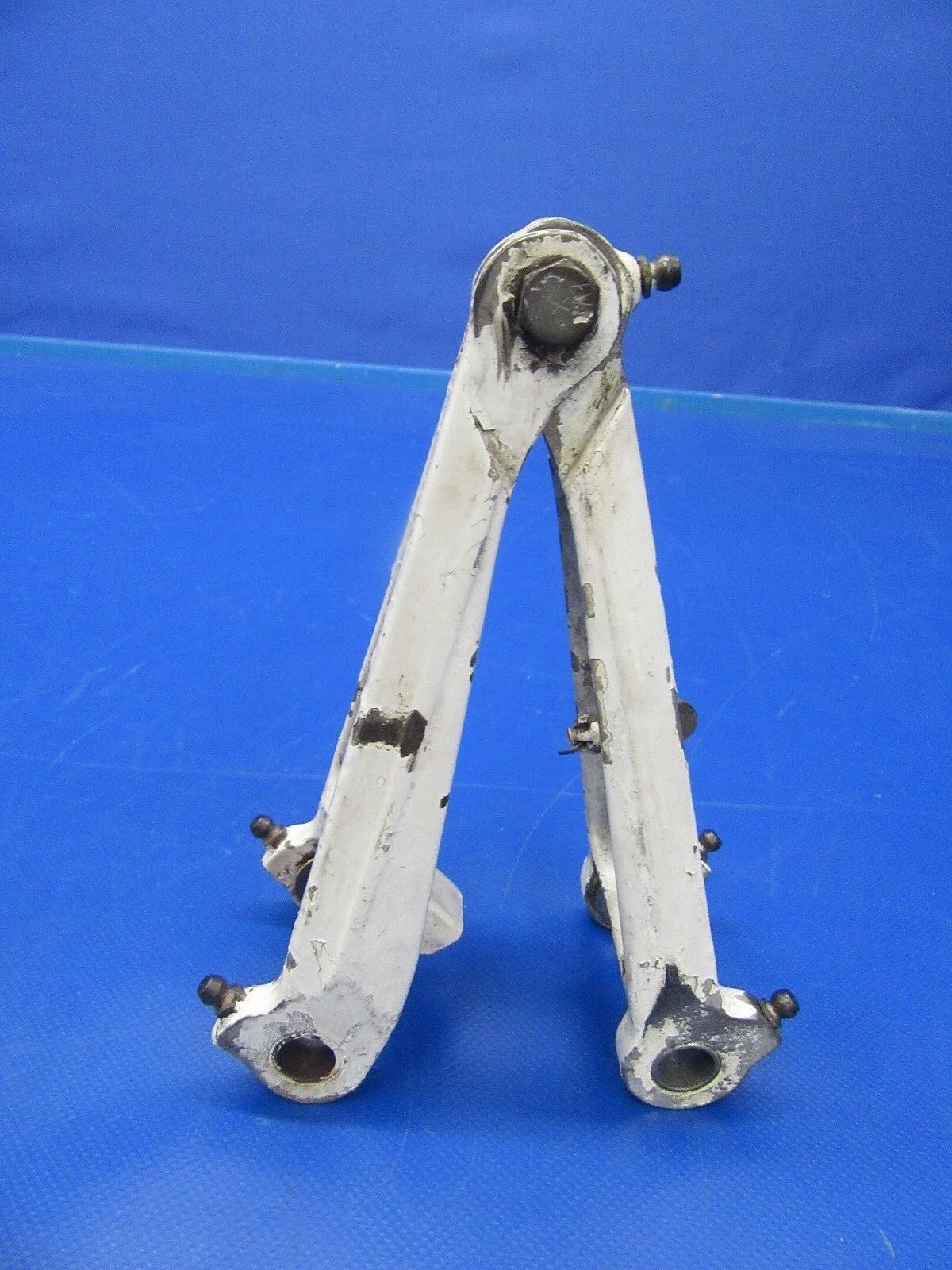 Beech Baron B-58 Torque Knee Upper & Lower MLG P/N 36-810015-3 (0618-257)